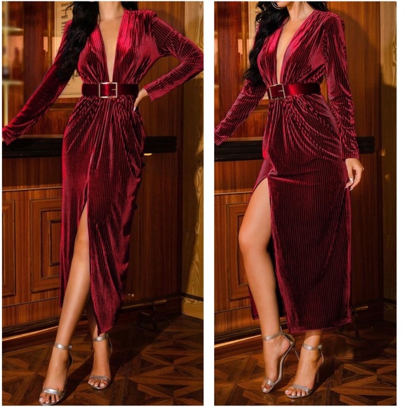 Luxurious Plunging Neck Velvet Party Evening Holiday Maxi Dress